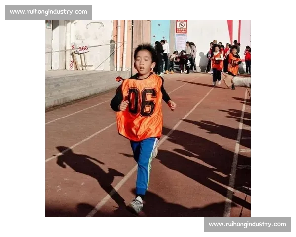 小镇运动会开跑：在汗水中拥抱美好生活