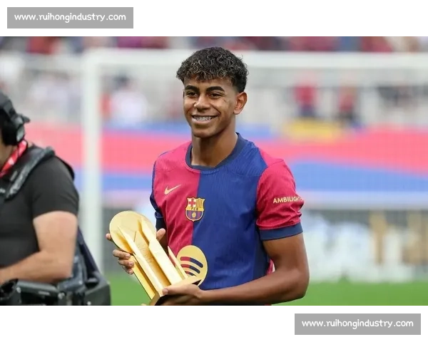 15 球 12 助攻！15 岁法国神童引巴萨枪手疯抢